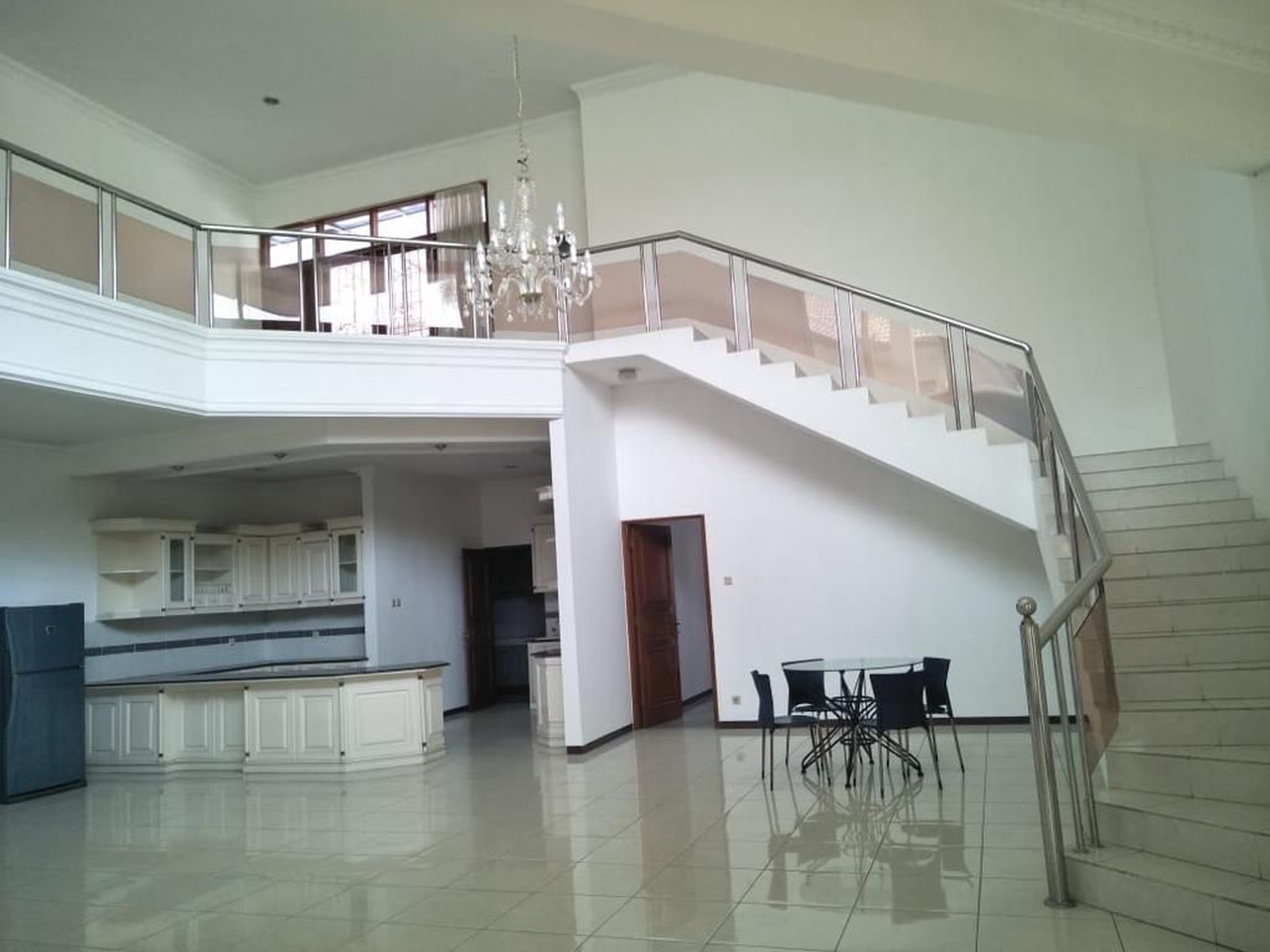 Disewakan Rumah Nyaman Dalam Cluster Lokasi Di Jl. Kenanga, Ampera, Jakarta Selatan