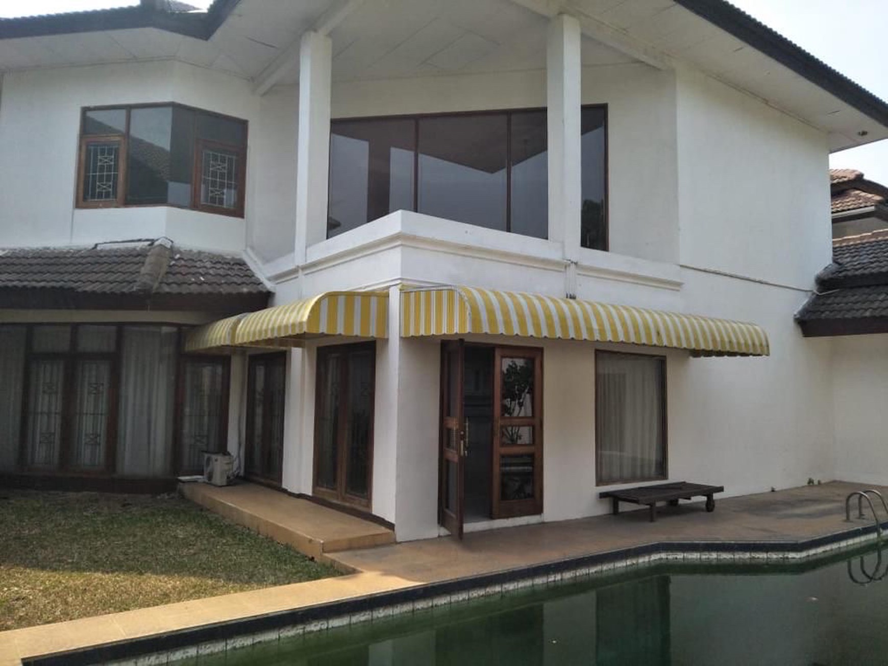 Disewakan Rumah Nyaman Dalam Cluster Lokasi Di Jl. Kenanga, Ampera, Jakarta Selatan