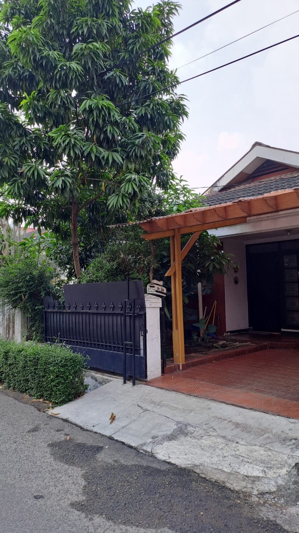 Dijual Rumah Lingkungan Tenang, Aman, Dan Nyaman Lokasi DI Bintaro - Sektor 1
