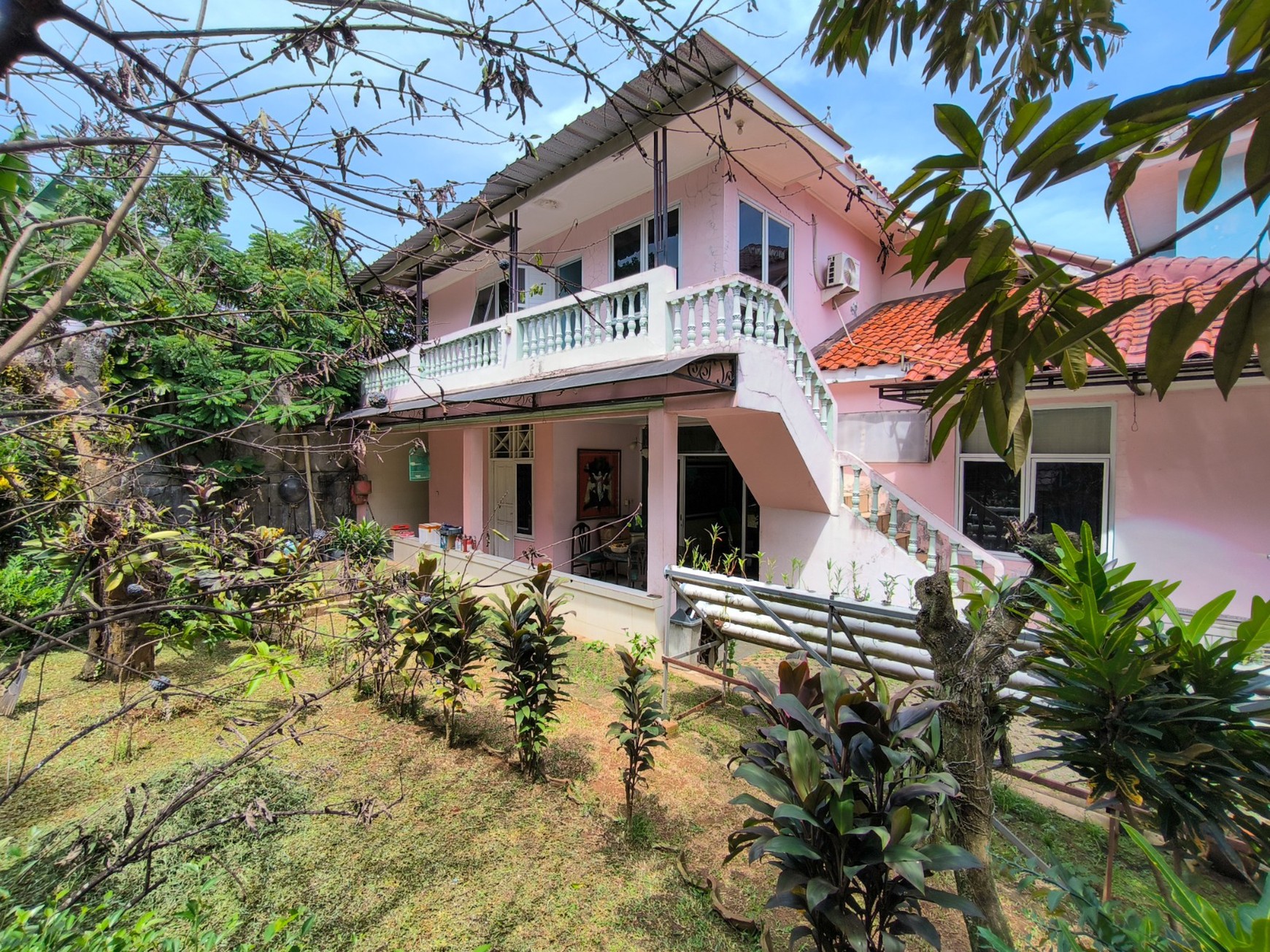Rumah Bagus Di Taman Serua, Jl Mangga Depok Jawa Barat