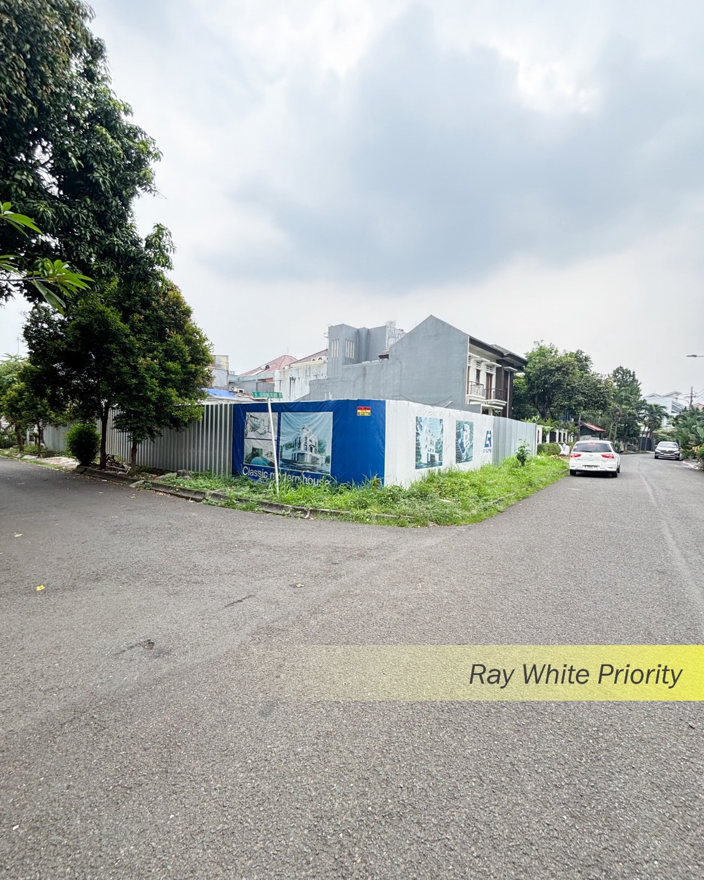 KAVLING SIAP BANGUN DENGAN POSISI HOEK PRIME LOCATION DI PONDOK INDAH, JAKARTA SELATAN