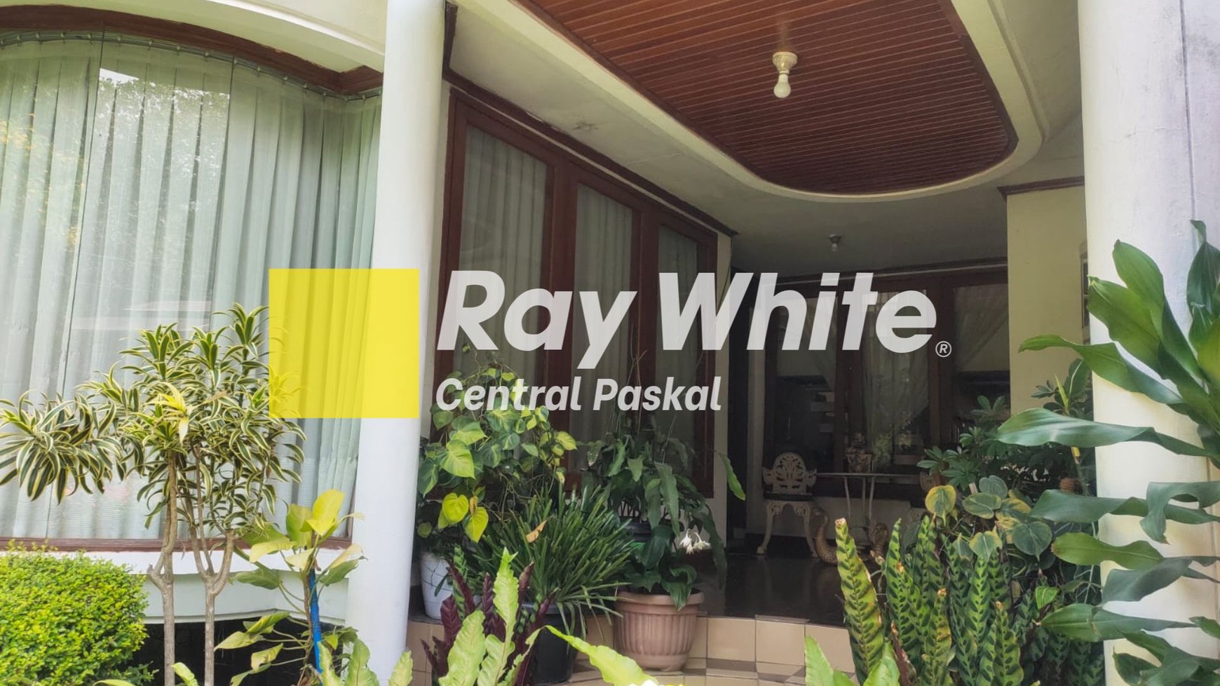 Rumah Tinggal 3 Lantai di Bukit Indah Geger Kalong Bandung