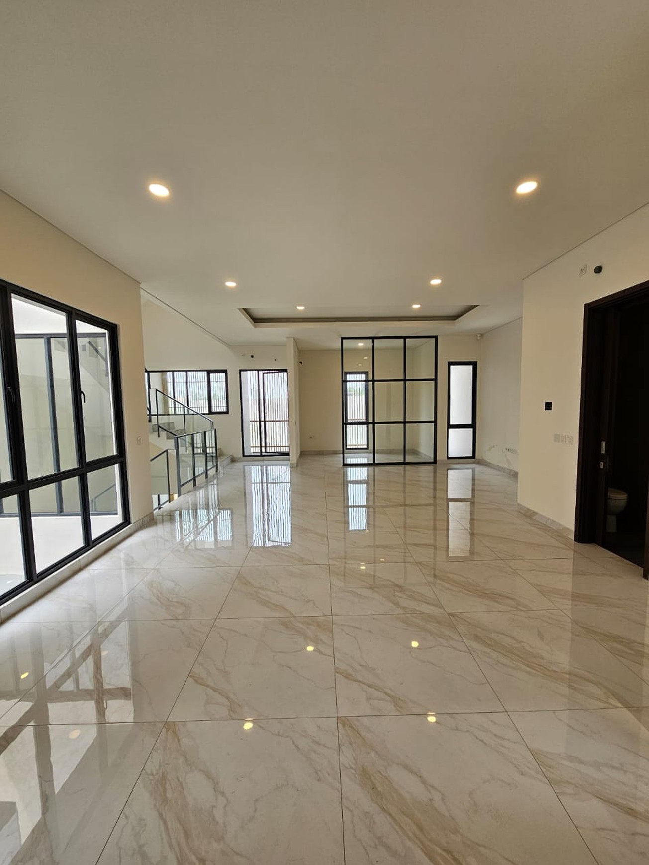 Rumah dekat taman Eonna BSD