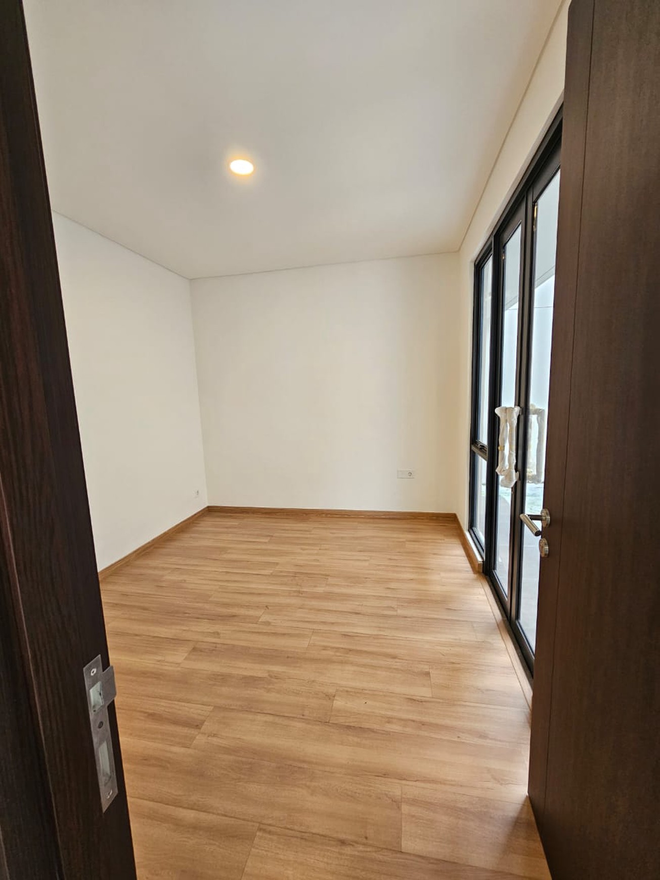 Rumah dekat taman Eonna BSD