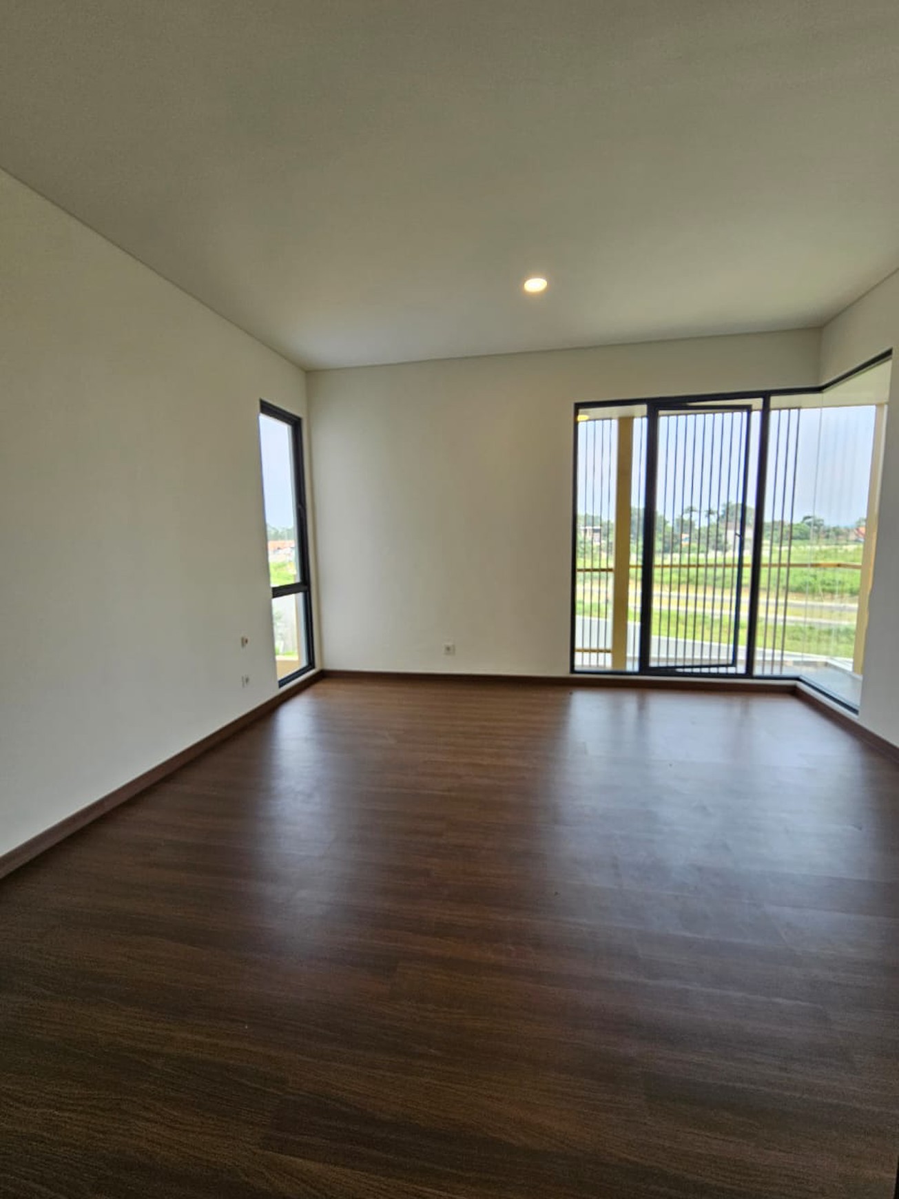 Rumah dekat taman Eonna BSD