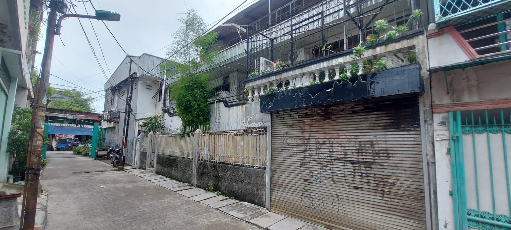 JUAL MURAH HARGA NJOP rumah 2 lt di Hdp jalan raya Pademangan Timur