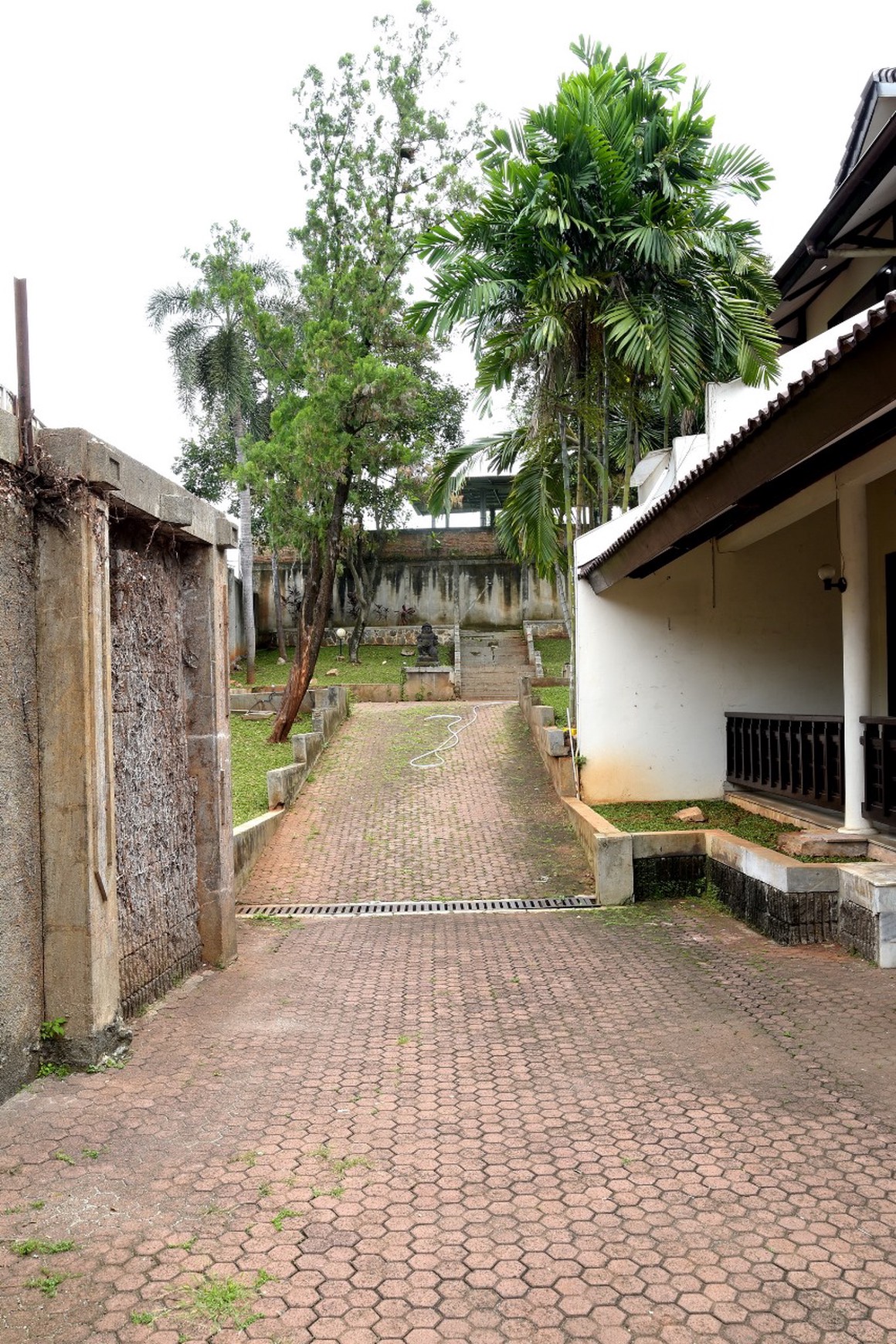 Rumah Unfurnished 3 lantai di Pangeran Antasari, Cipete Selatan, Cilandak