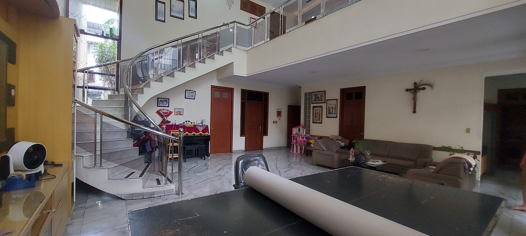 Rumah di Jalan Raya 2 lantai siap pakai di Rajawali Selatan, Gunung Sahari, Sawah Besar