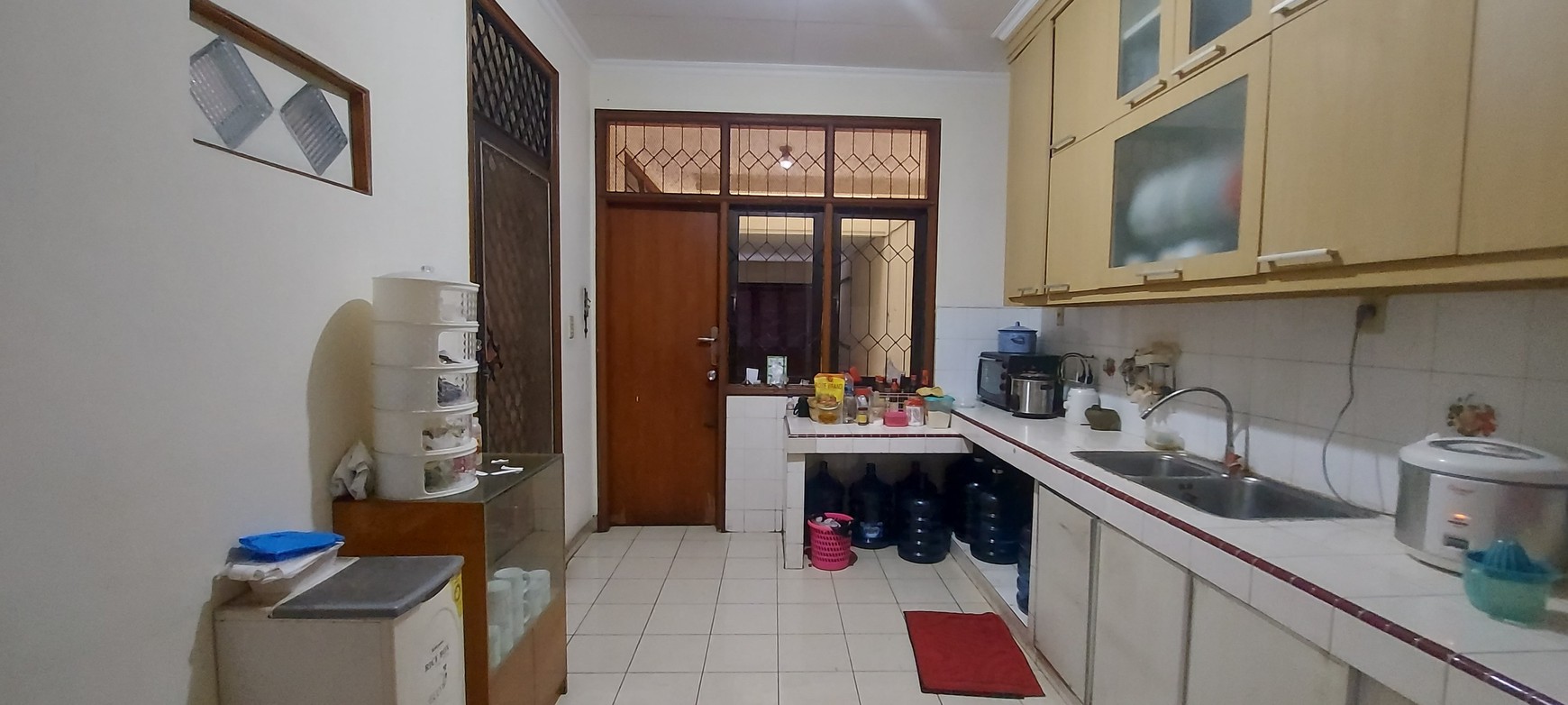 Rumah di Jalan Raya 2 lantai siap pakai di Rajawali Selatan, Gunung Sahari, Sawah Besar