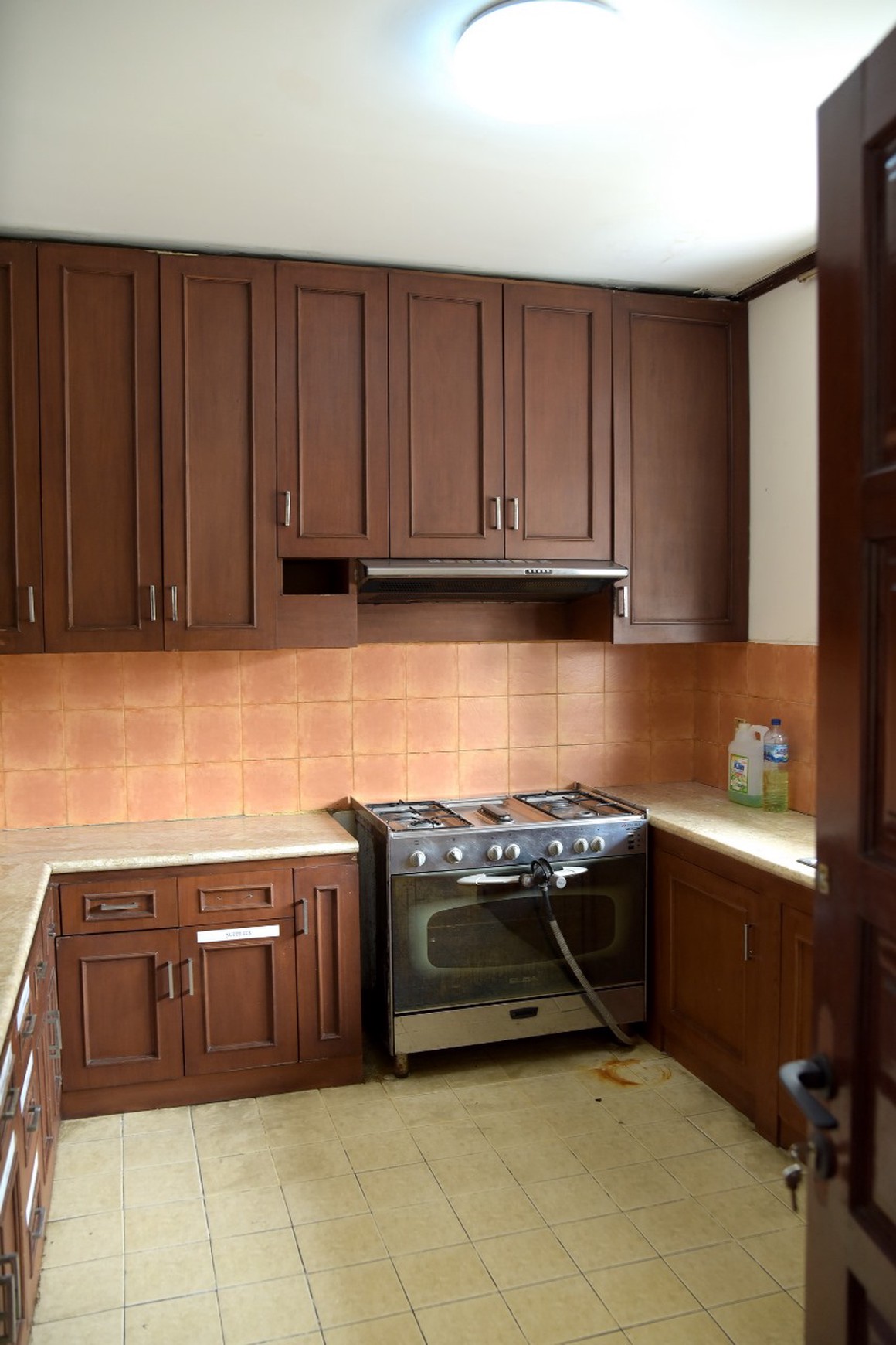 Rumah Unfurnished 3 lantai di Pangeran Antasari, Cipete Selatan, Cilandak