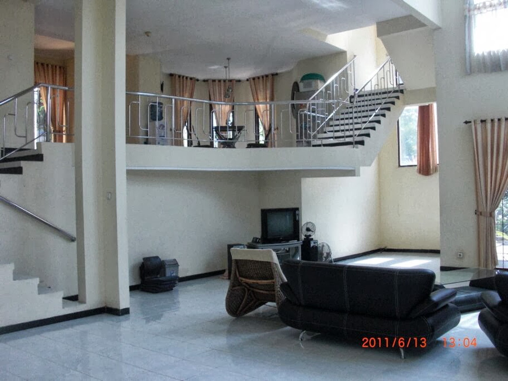 Disewakan 1500 M2 Rumah Villa The Taman Dayu - Full Furnished - Best View Gunung - Garasi Carport Luas - Lokasi Bagus Cluster Tertinggi 