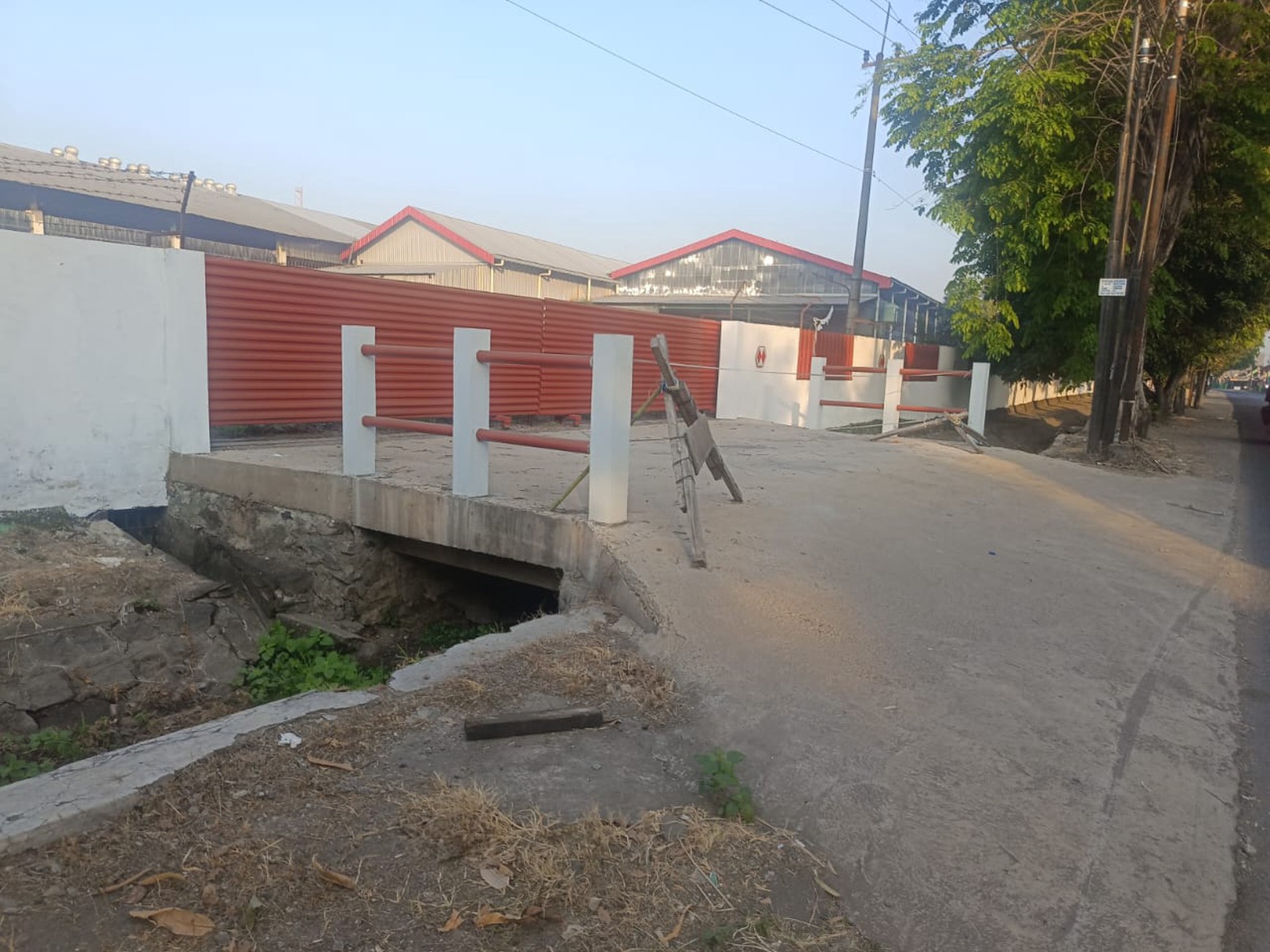 Disewakan Tanah dan Bangunan di Nol Jl Kesatrian Buduran Sidoarjo