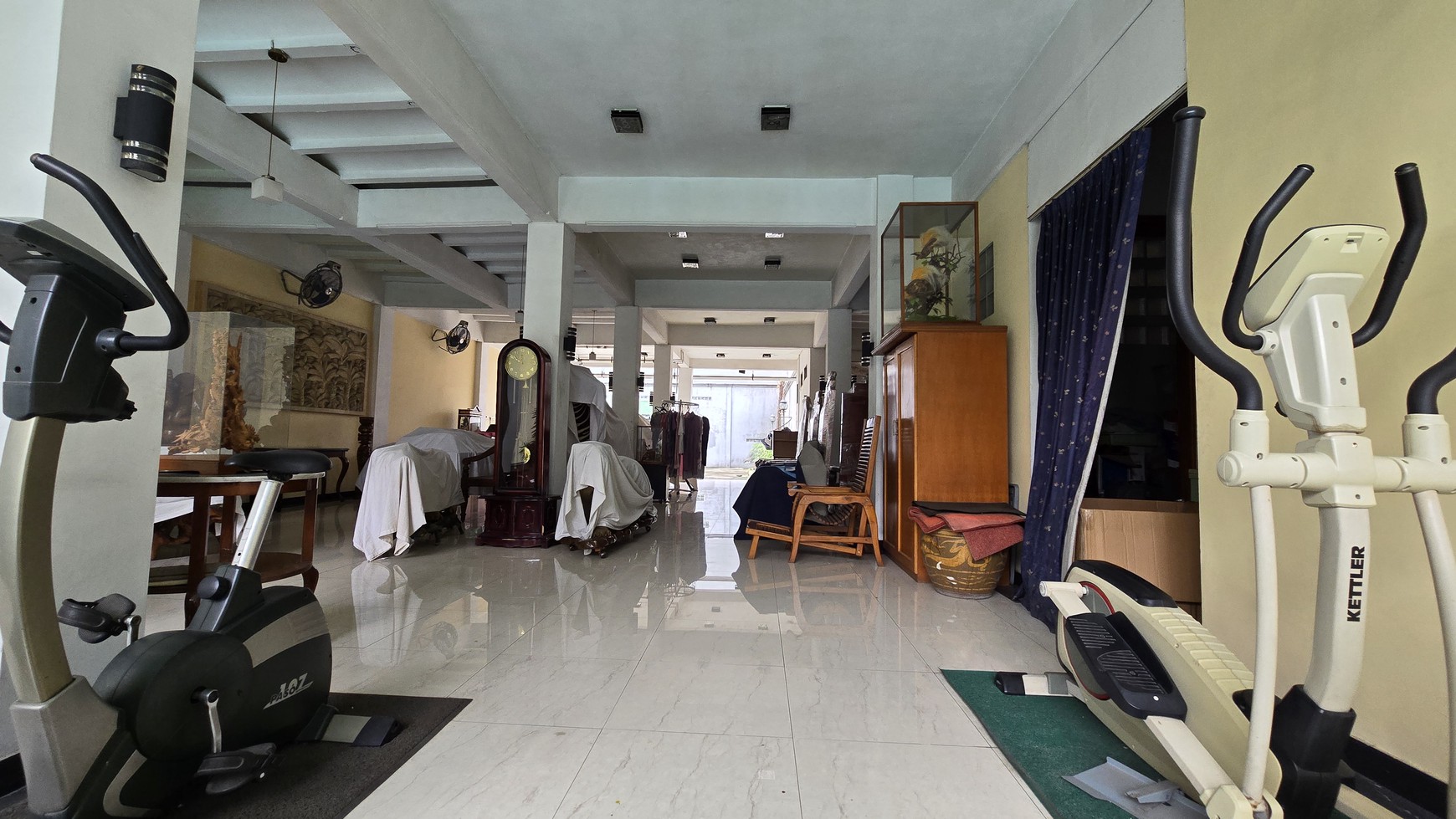 Rumah Mewah Klasik by Hadiprana Strategis Belakang Citos
