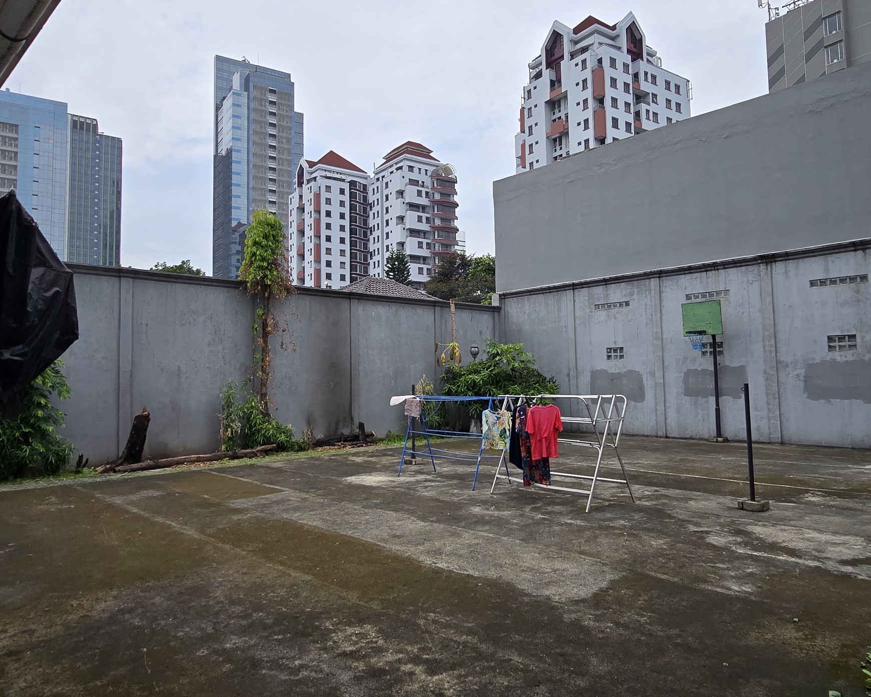 Rumah Mewah Klasik by Hadiprana Strategis Belakang Citos