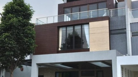 Rumah Bagus, 3 Lantai, lingkungan Nyaman dan Aman di Sentul