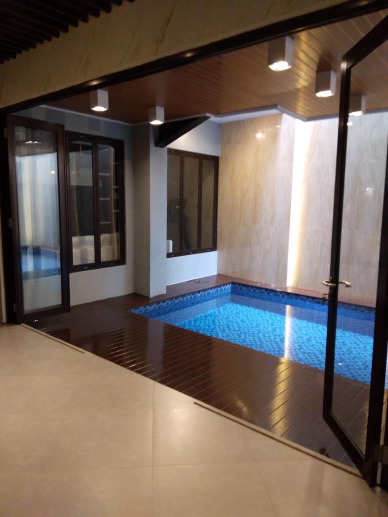 Rumah Bagus, 3 Lantai, lingkungan Nyaman dan Aman di Sentul