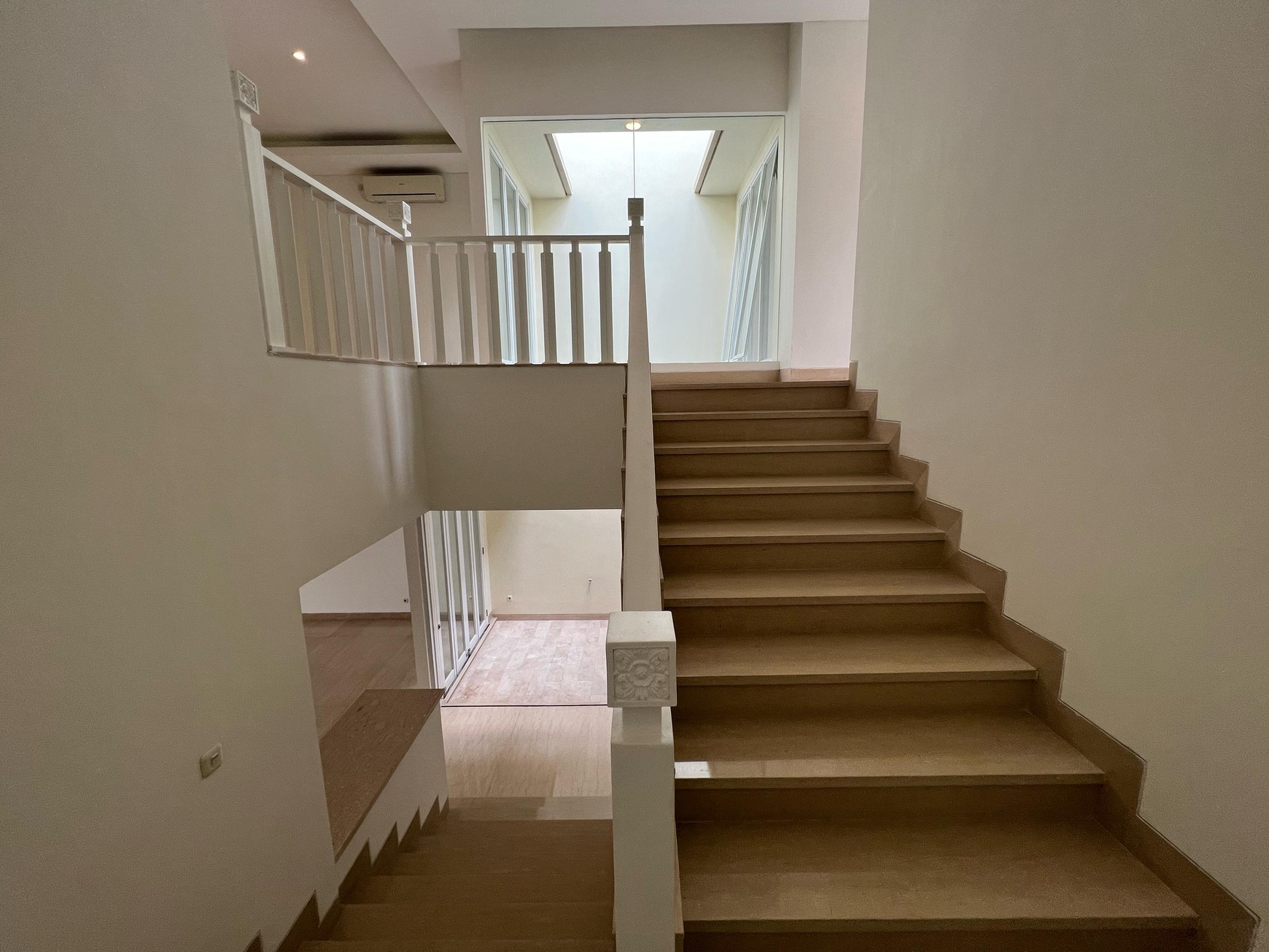 Rumah cluster modern minimalis sudah renovasi lokasi pejaten barat kemang jakarta selatan