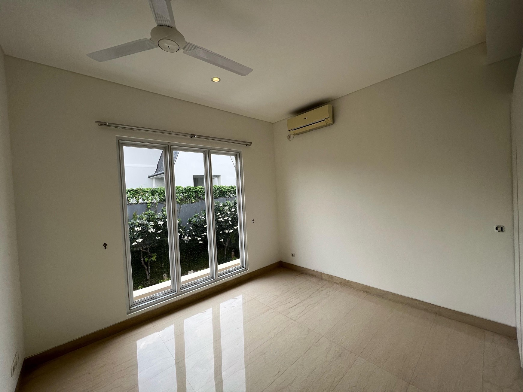 Rumah cluster modern minimalis sudah renovasi lokasi pejaten barat kemang jakarta selatan