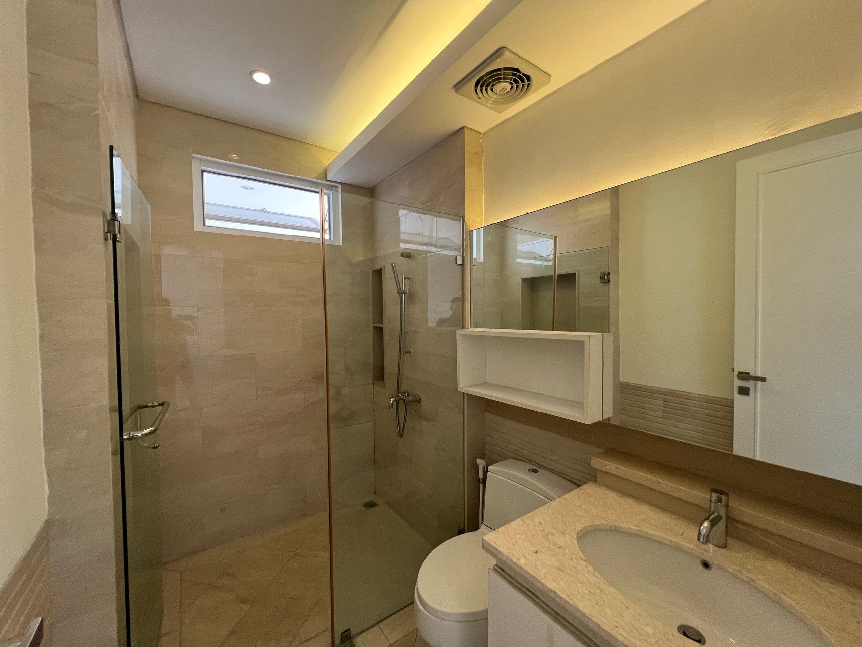 Rumah cluster modern minimalis sudah renovasi lokasi pejaten barat kemang jakarta selatan