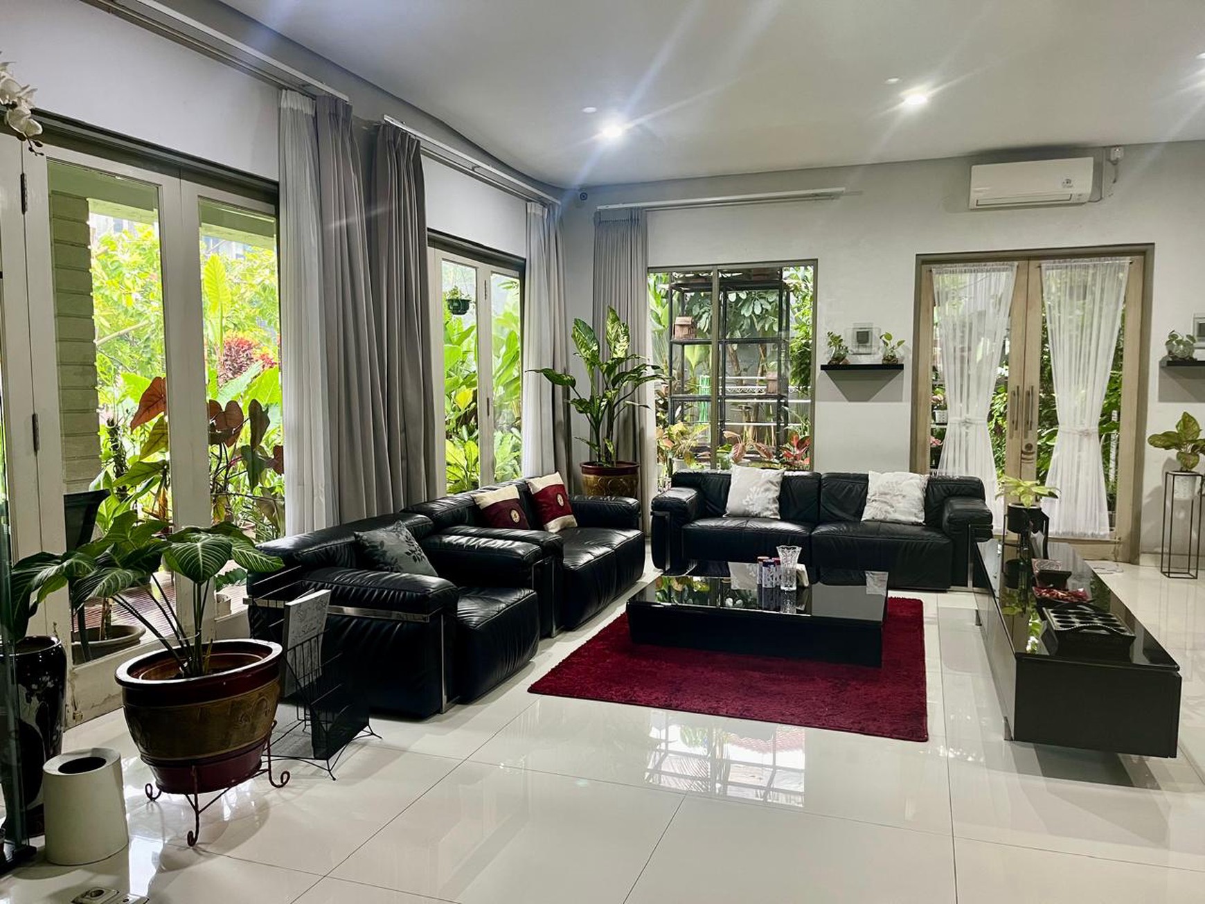 Rumah Bagus, Cantik Asri, dalam Cluster Exclusive di Bintaro