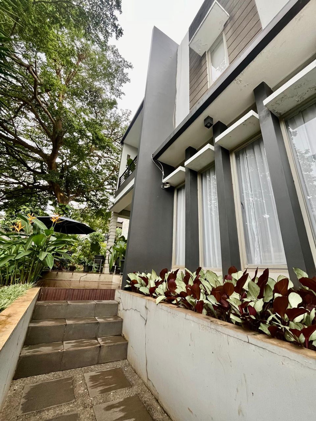 Rumah Bagus, Cantik Asri, dalam Cluster Exclusive di Bintaro