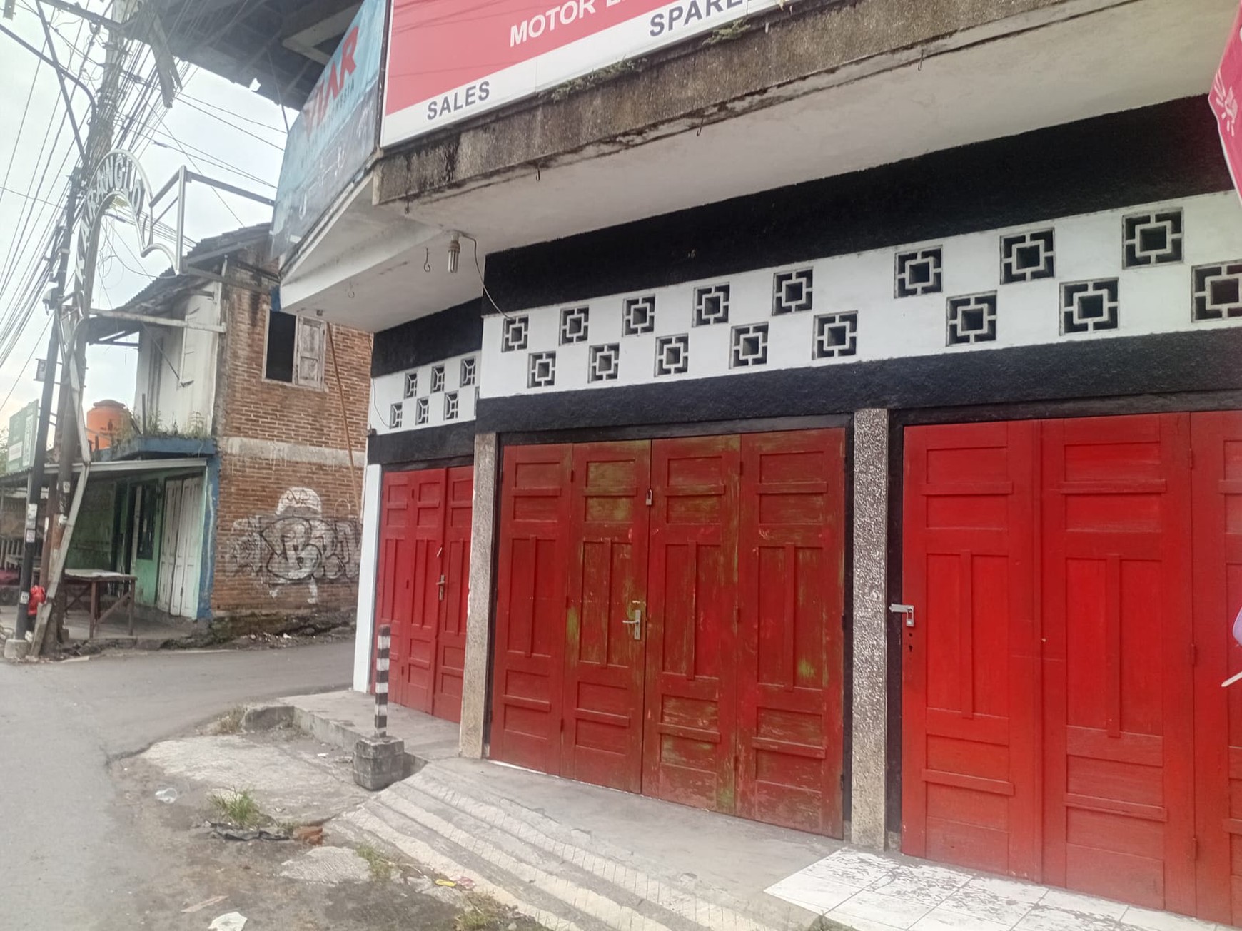 Ruko di Gulam Salam Muntian, Jalan Jogja-Magelang