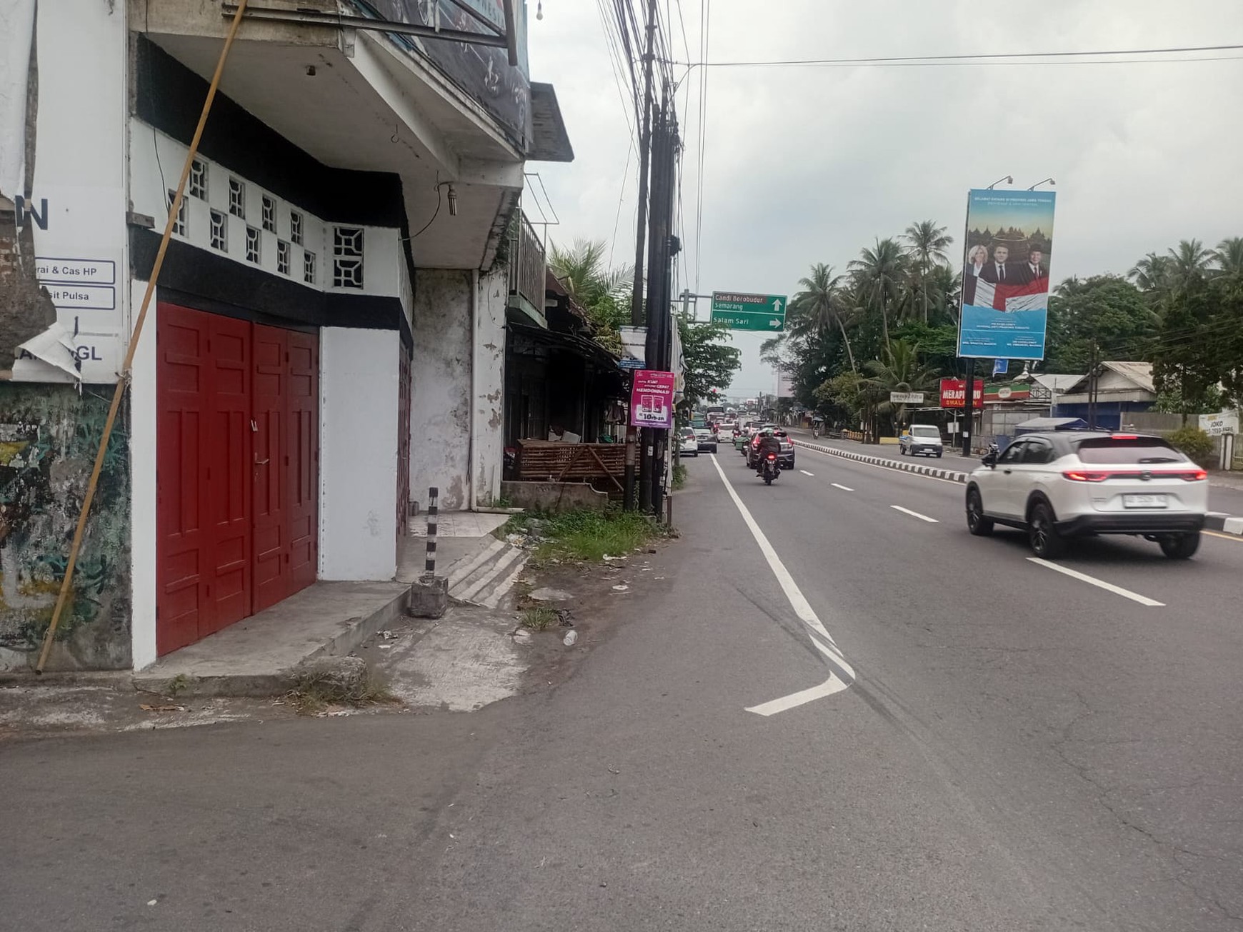 Ruko di Gulam Salam Muntian, Jalan Jogja-Magelang