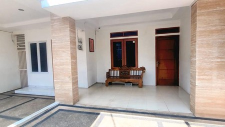 Rumah Cantik di Pasar Minggu Jaksel KT 6 KM 5 Luas 213 m2 dan Bangunan 125 m2 Surat SHM