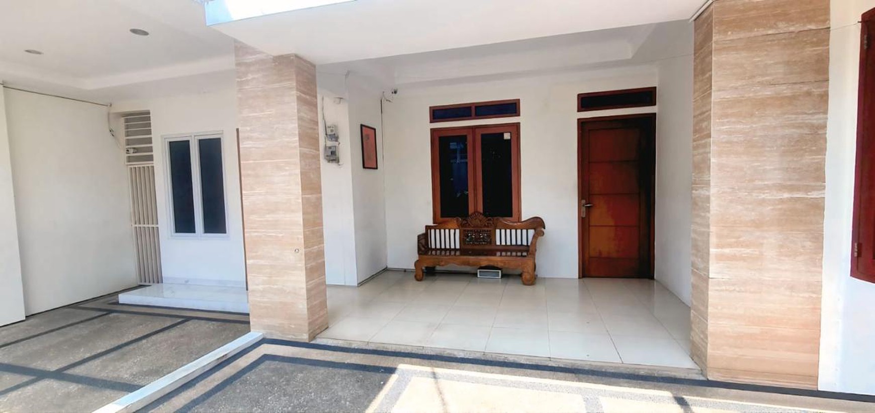 Rumah Cantik di Pasar Minggu Jaksel KT 6 KM 5 Luas 213 m2 dan Bangunan 125 m2 Surat SHM