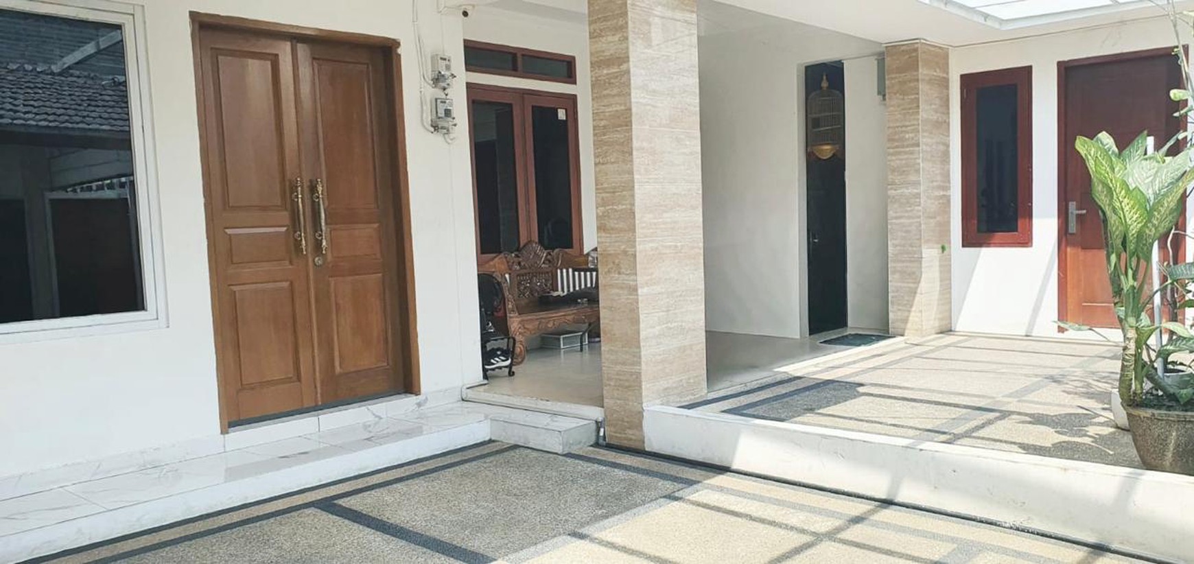 Rumah Cantik di Pasar Minggu Jaksel KT 6 KM 5 Luas 213 m2 dan Bangunan 125 m2 Surat SHM