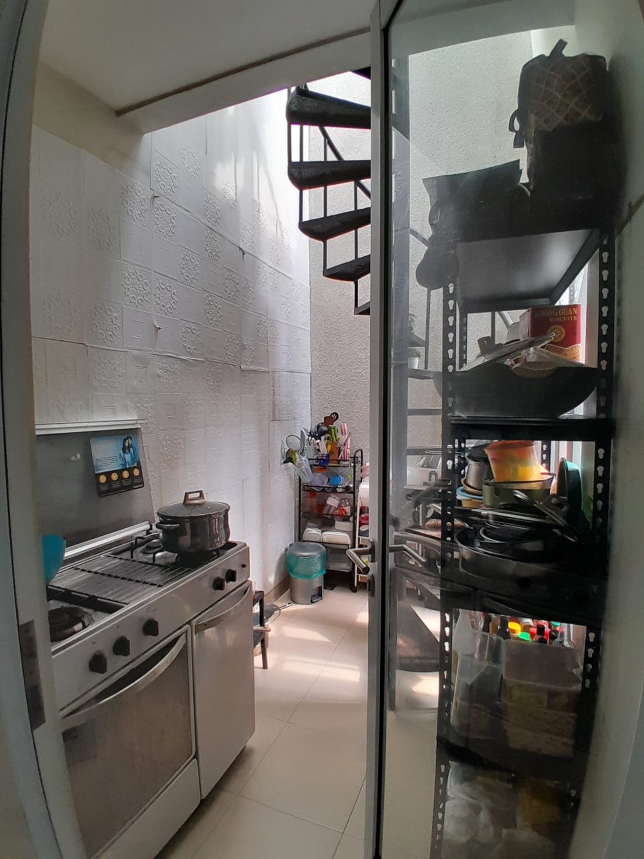Rumah 2 Lantai di Bintaro Sektor 9 Siap Huni Dalam Cluster KT 3+1 dan KM 3+1
