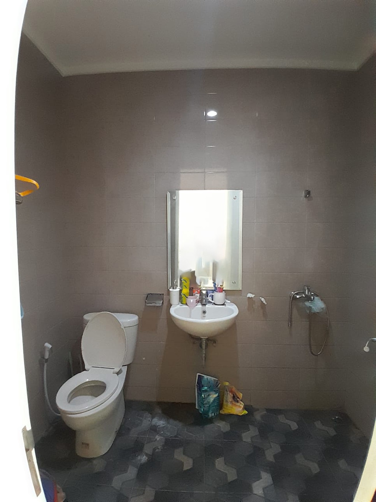 Rumah 2 Lantai di Bintaro Sektor 9 Siap Huni Dalam Cluster KT 3+1 dan KM 3+1