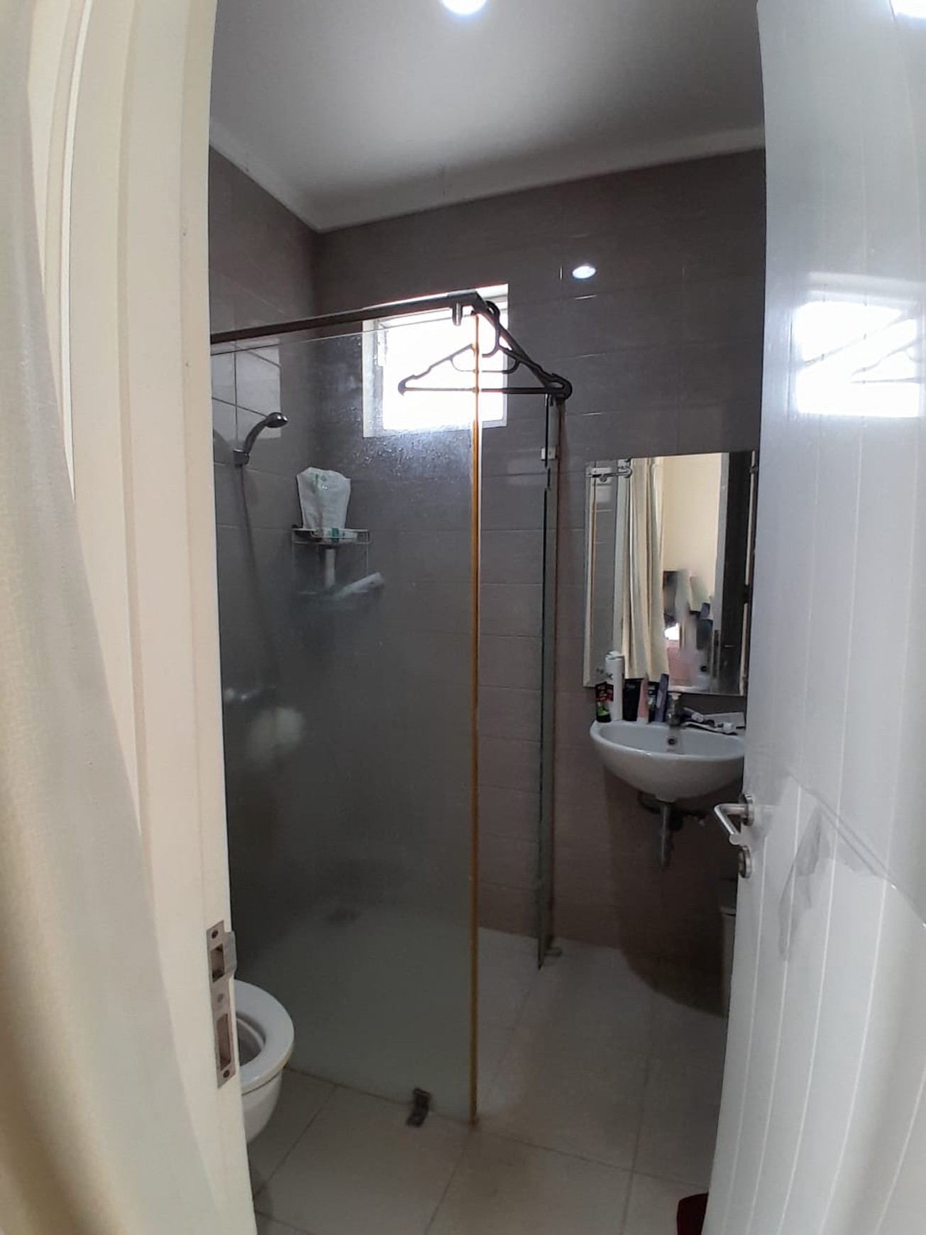 Rumah 2 Lantai di Bintaro Sektor 9 Siap Huni Dalam Cluster KT 3+1 dan KM 3+1
