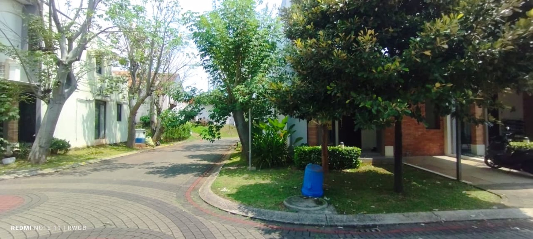 disewa rumahstrategis siap huni rapih terawat the mozia cluster avezza bsd city