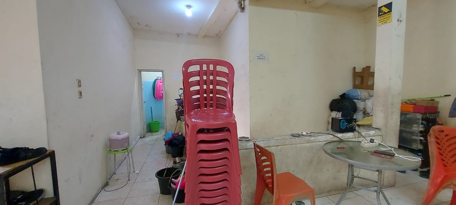 Toko & kost2an ramai selalu di Pasar Poncol, Kalibaru Timur, Kemayoran