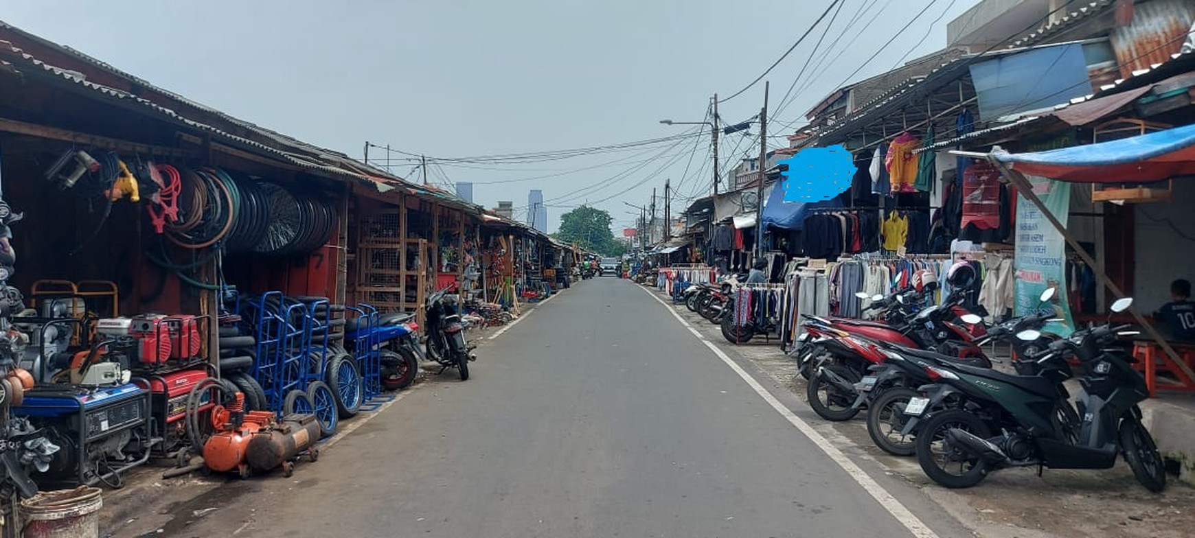 Toko & kost2an ramai selalu di Pasar Poncol, Kalibaru Timur, Kemayoran
