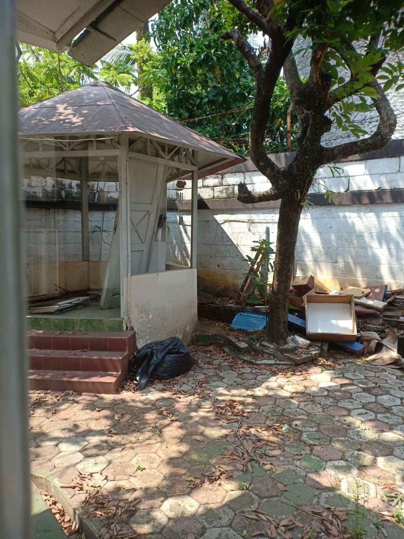 Rumah Dengan Lokasi Strategis dan Lingkungan Asri @Cimandiri 5, Bintaro.