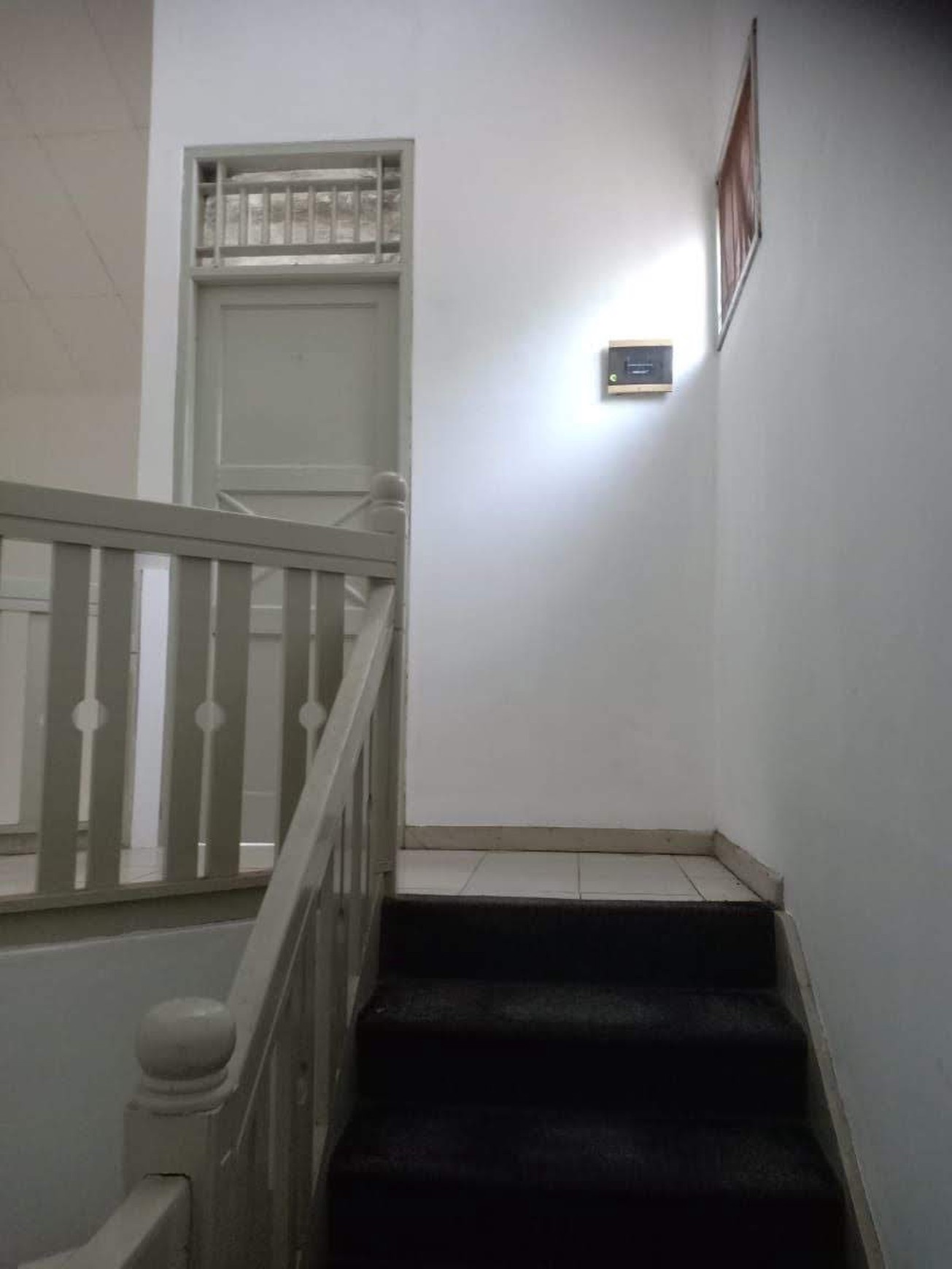 Rumah Dengan Lokasi Strategis dan Lingkungan Asri @Cimandiri 5, Bintaro.