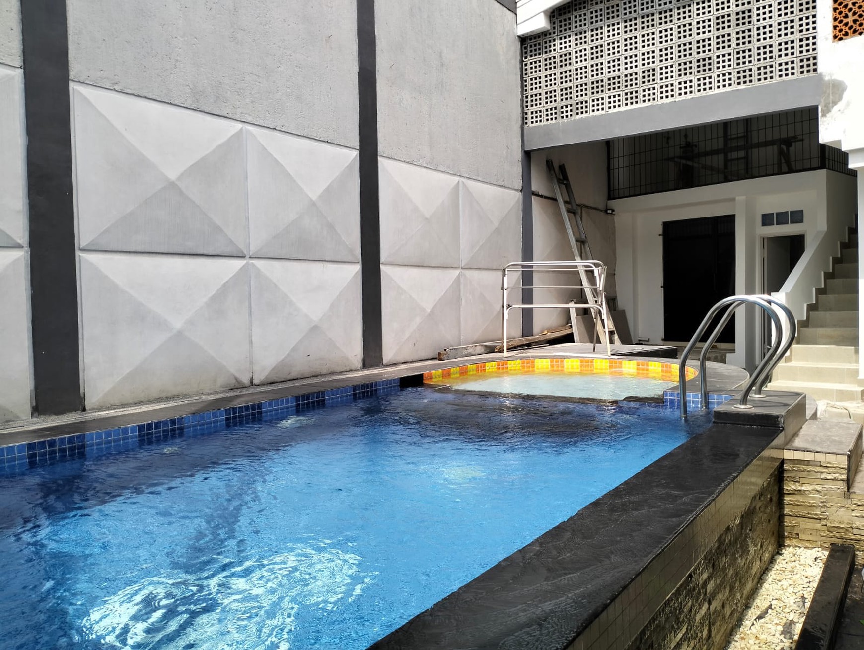 Rumah Dengan Lokasi Strategis dan Lingkungan Asri @Cimandiri 5, Bintaro.