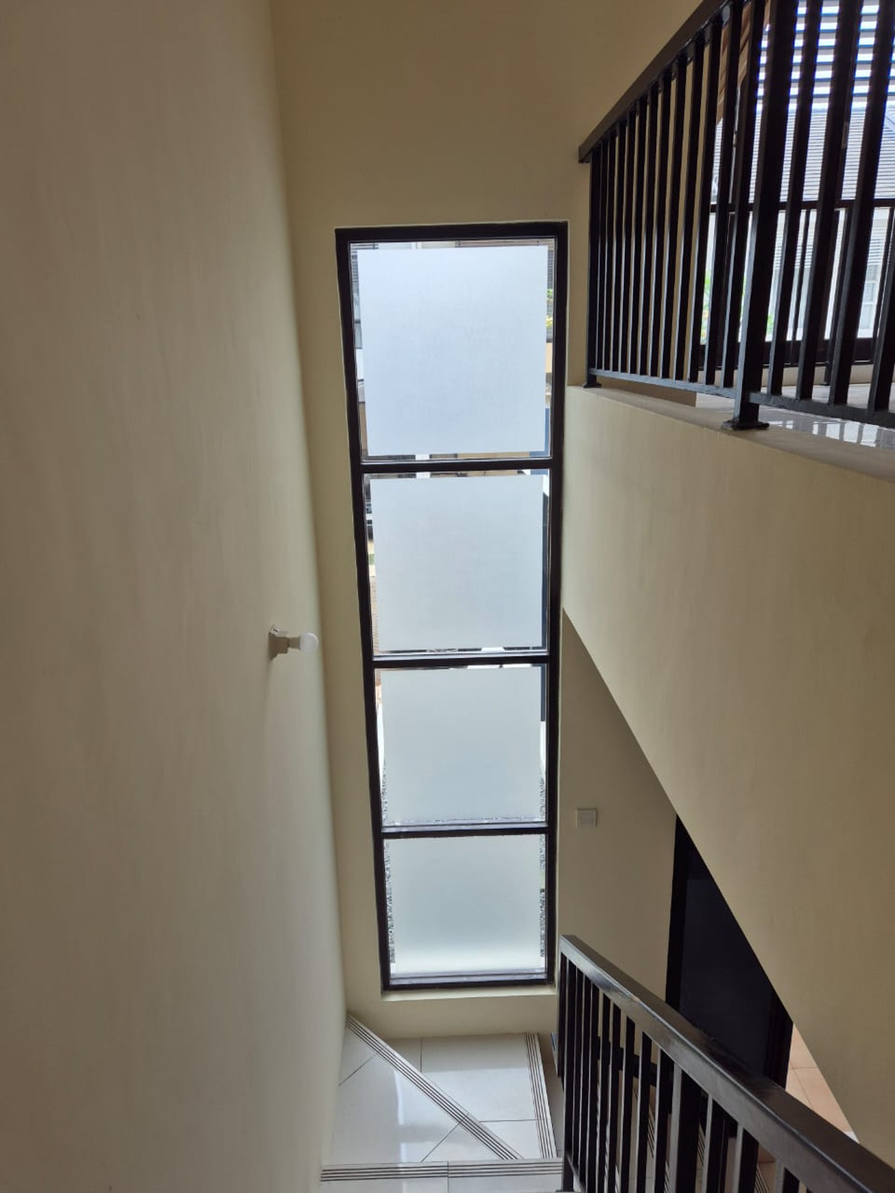 Rumah siap huni di Bintaro Jaya 9.