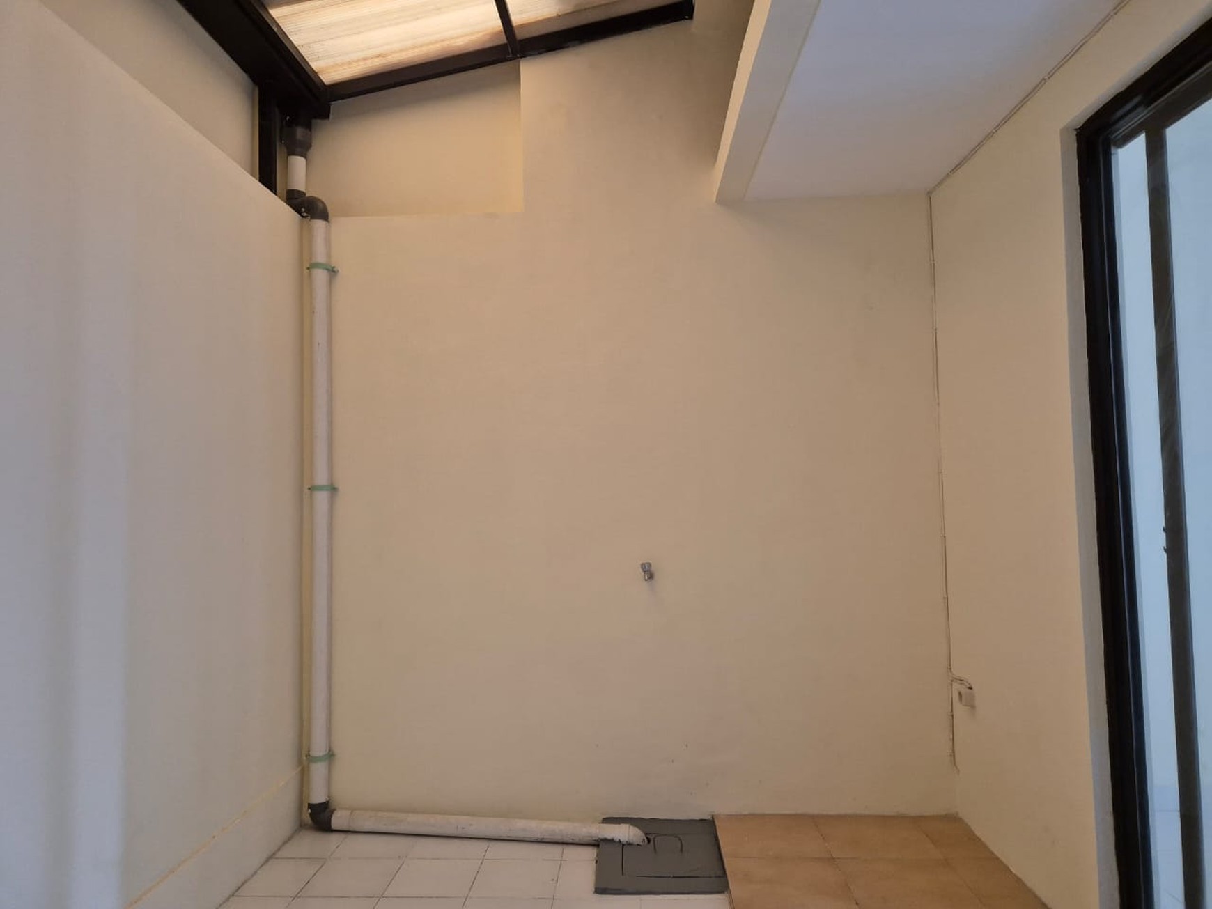 Rumah siap huni di Bintaro Jaya 9.