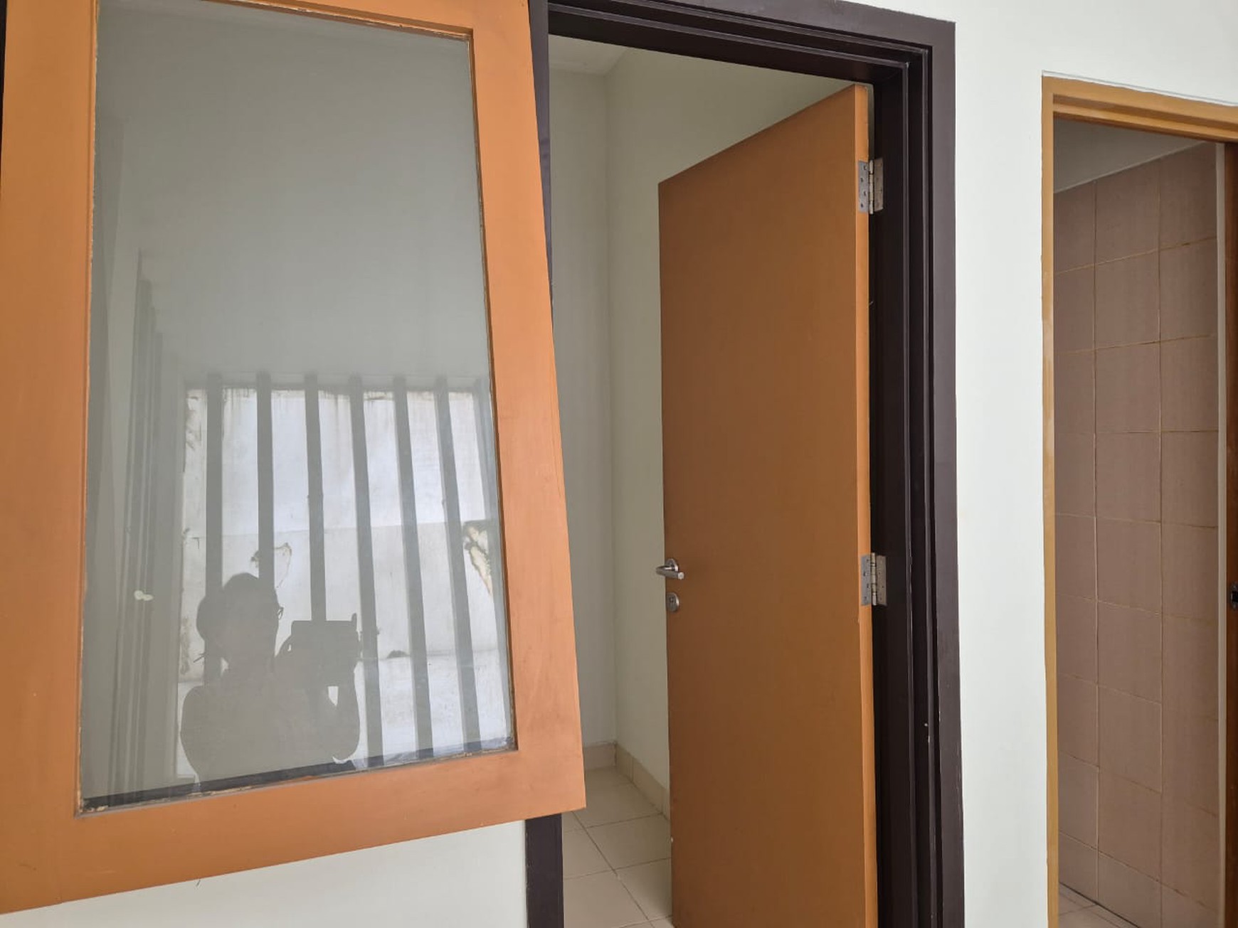 Rumah siap huni di Bintaro Jaya 9.