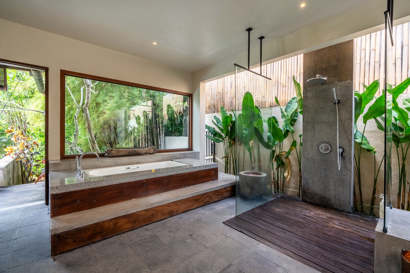Freehold - Your dream property in the heart of  Pererenan Bali, one of the very last plots of land left
