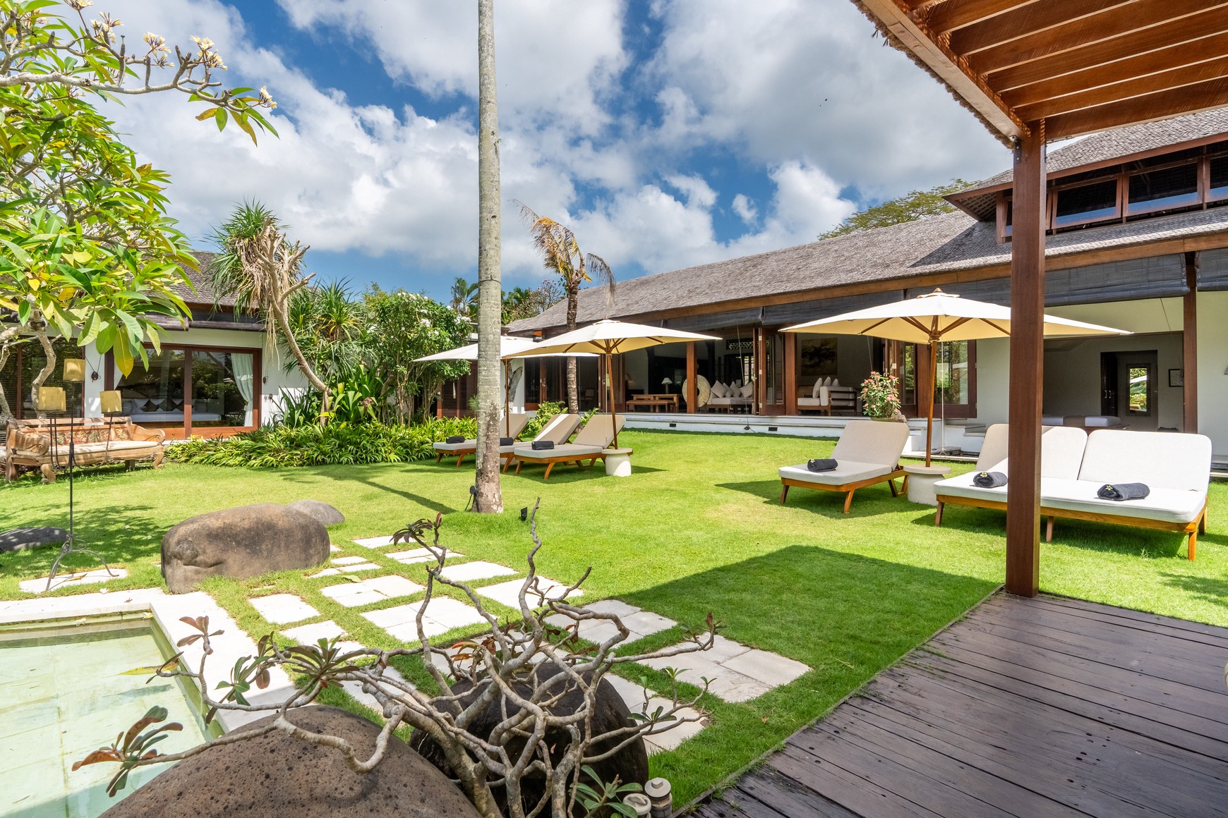 Rent yearly - Your dream property in the heart of Pererenan, one of the very last plots of land left