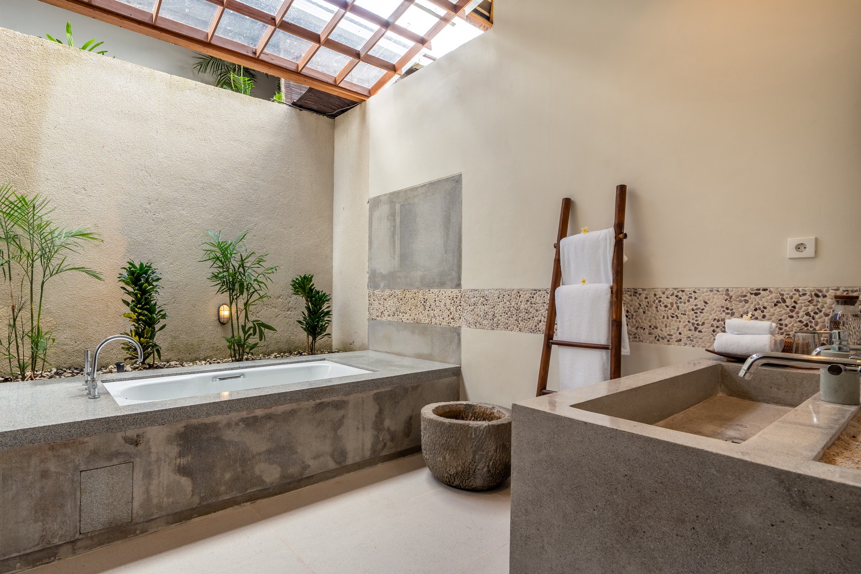 Rental yearly - Your dream property in the heart of Pererenan, one of the very last plots of land left