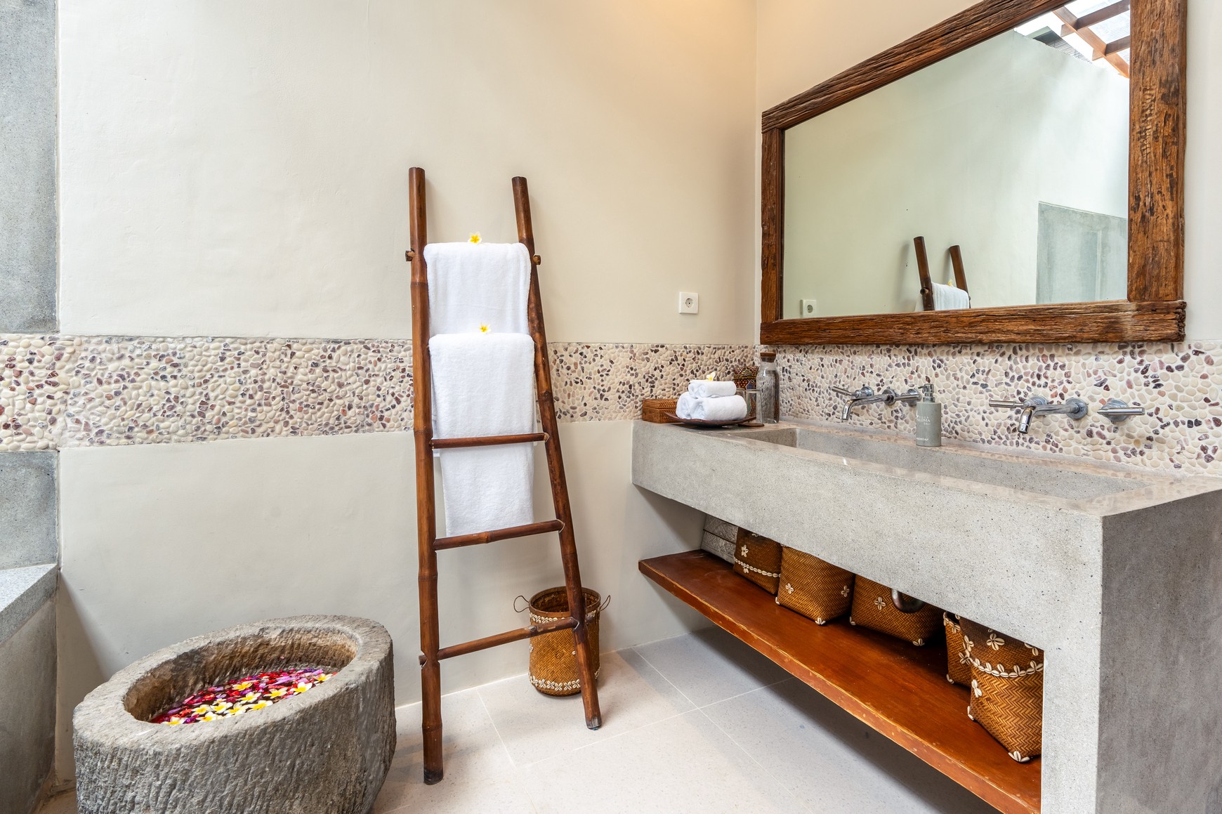 Rental yearly - Your dream property in the heart of Pererenan, one of the very last plots of land left