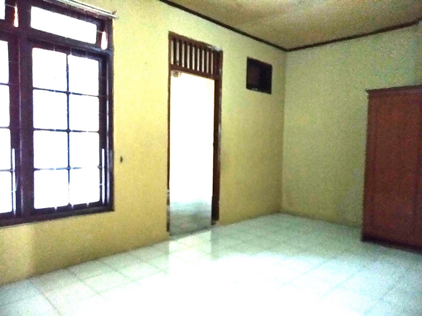 Rumah Nyaman 2 Lantai dengan tanah luas di lingkungan Pamulang Permai