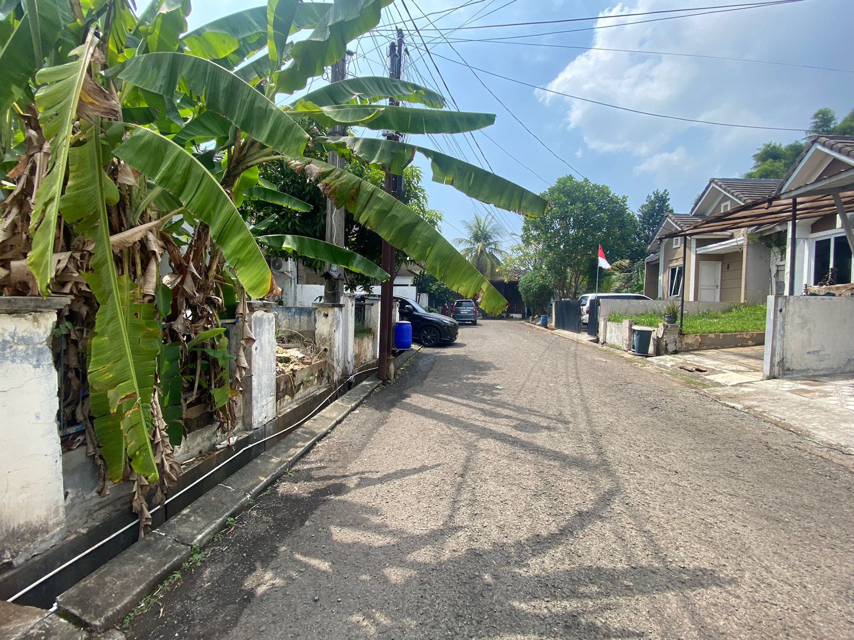 Rumah Rusak Butuh Renovasi di Bukit Golf Cibubur