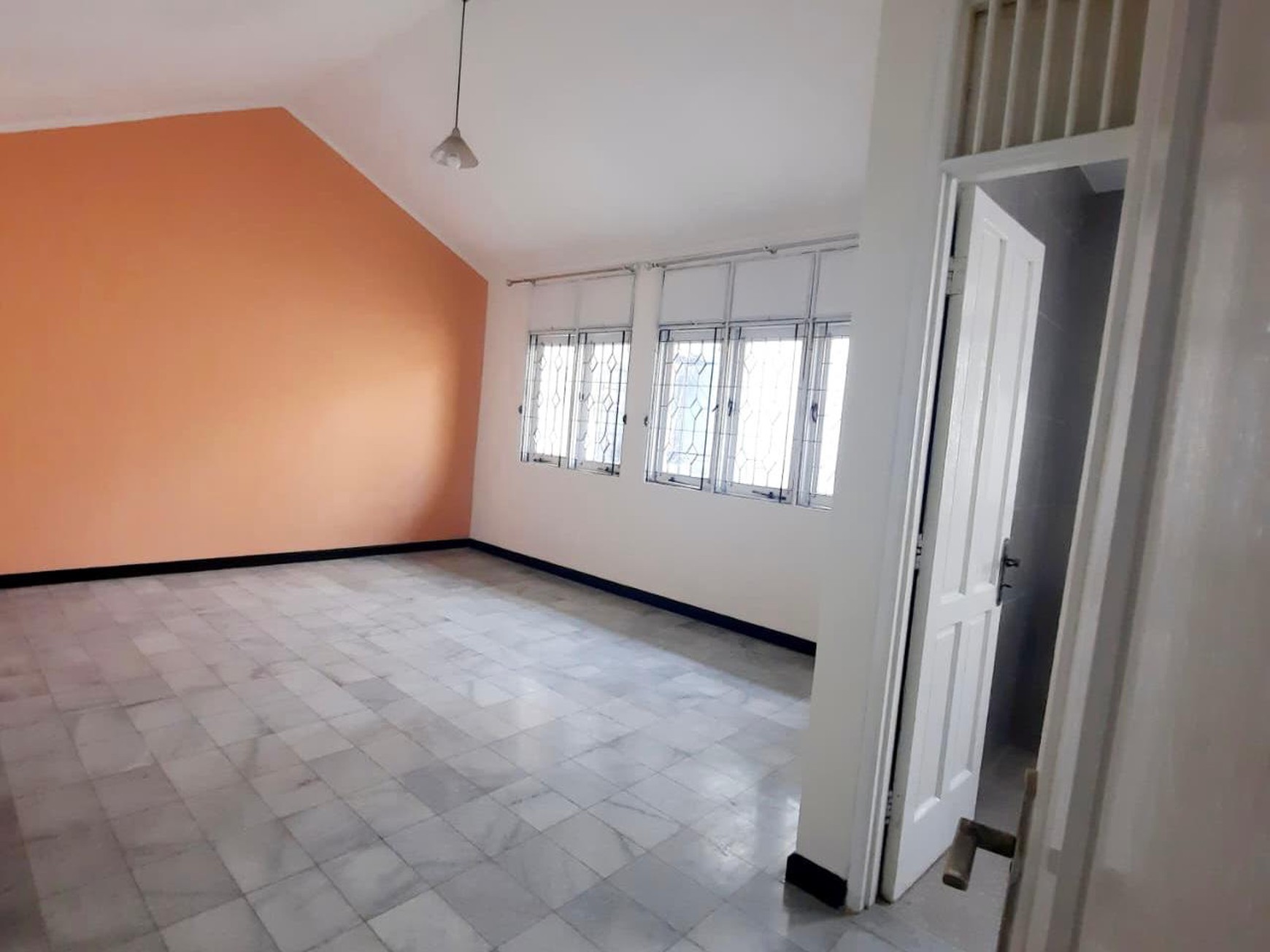 DIJUAL RUMAH MURAH SIAP HUNI DI BONA INDAH LEBAK BULUS