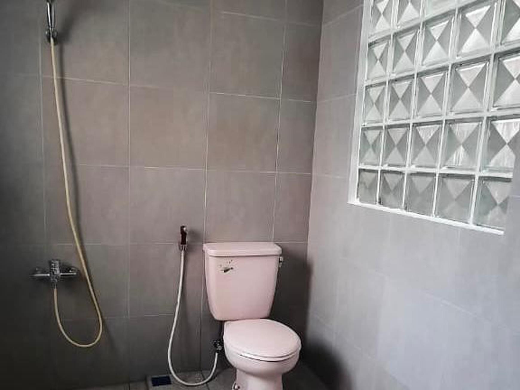 DIJUAL RUMAH MURAH SIAP HUNI DI BONA INDAH LEBAK BULUS